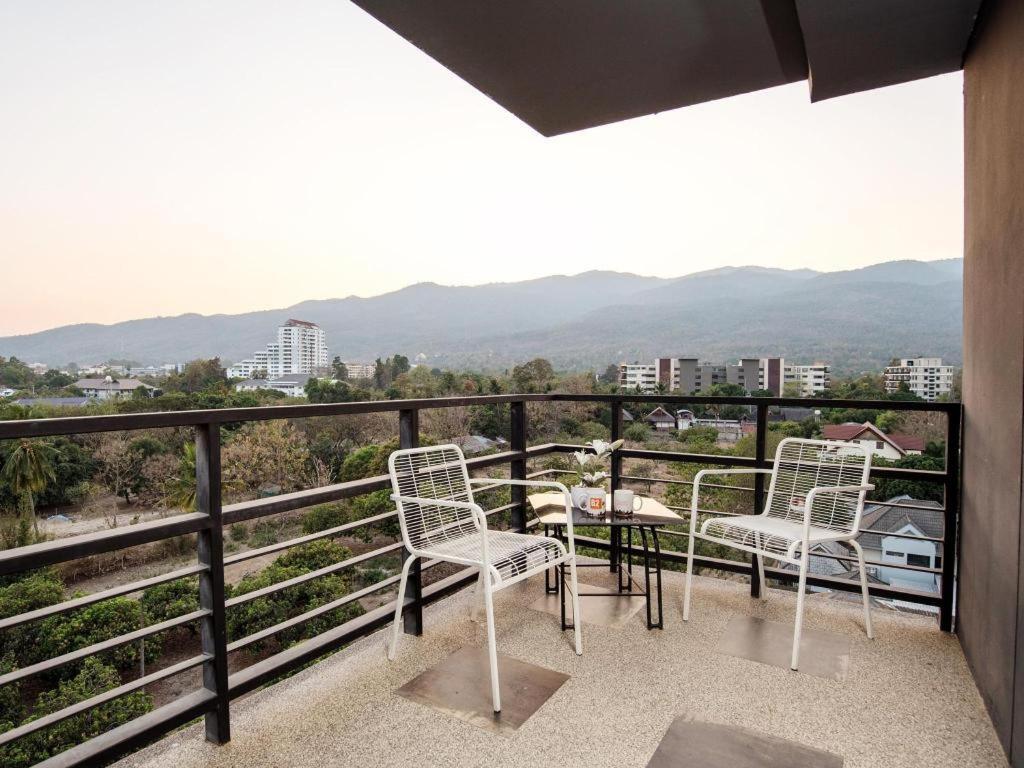 צ'יאנג מאי B2 Black Business And Budget Hotel מראה חיצוני תמונה